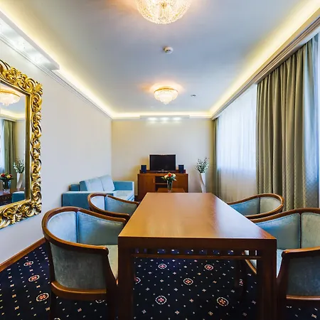 Grein Hotel 3*